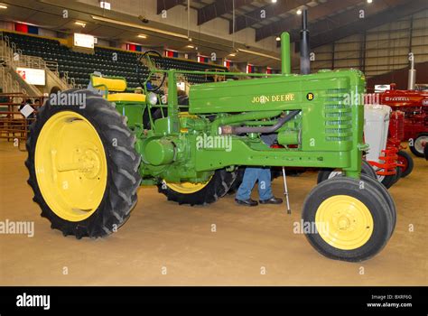 An Antique John Deere Tractor On Display At A Farm Show Stock Photo Alamy