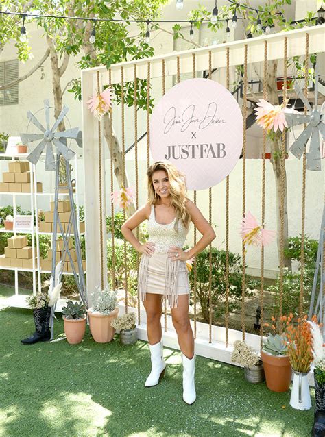 Jessie James Decker Announces Justfab Boot Collab At Stagecoach Footwear News