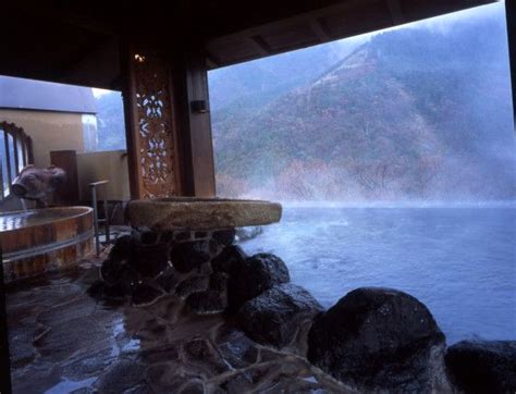 Best Hot Springs In Hakone How To Get There Prices And Information Location Travel Guide
