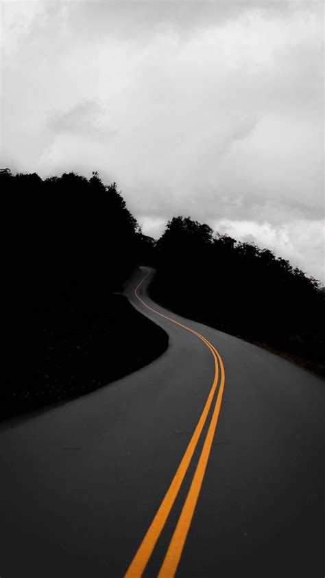 For only involving the two most basic of colors, there is something about the classic combination of black and white that speaks to almost any style. Black Amoled Wallpaper HD - 188