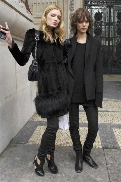 Can you wear chelsea boots in the summer? Achromatic Inspo | Fashion, Skinny clothes, Black leather ...