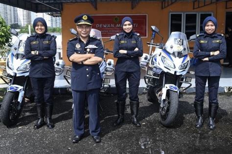 Pihak jpj akan mengambil cap jari biometric 'thumbprint'. Unit Peronda Bermotosikal JPJ Wanita pertama di Malaysia ...