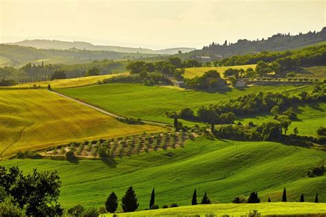 796144 4k 5k Italy Scenery Fields Grasslands Tuscany Hill