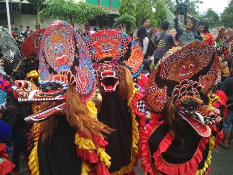 Tutorial belajar menggambar barongan ndas sisik.dengan mudah. Kata Kata Barongan Jaranan - AZ Chords