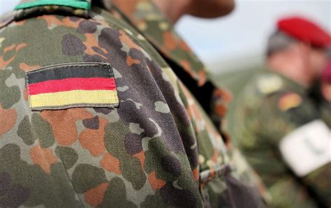 Hitzschl Ge Bei Gel Ndemarsch Bundeswehr Ausbilder Muss Vor Gericht N Tv De