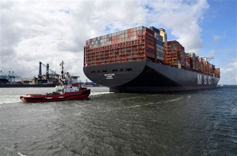 Rund 250 zuglinien zählt rotterdams hafen, in allen kategorien, vom massengutumschlag bis zum containerzug. Das größte Containerschiff der Welt erreicht den Hafen ...
