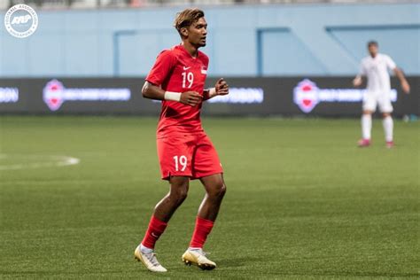 Selain tergolong dalam nama bayi islam dari asal bahasa arab, unik nya kata ini ada pada arti dan maksud nama farhan nama farhan bisa menjadi salah satu pilihan nama terbaik untuk si calon buah hati tercinta. Fareez Farhan replaces Faris Ramli in Lions squad ...