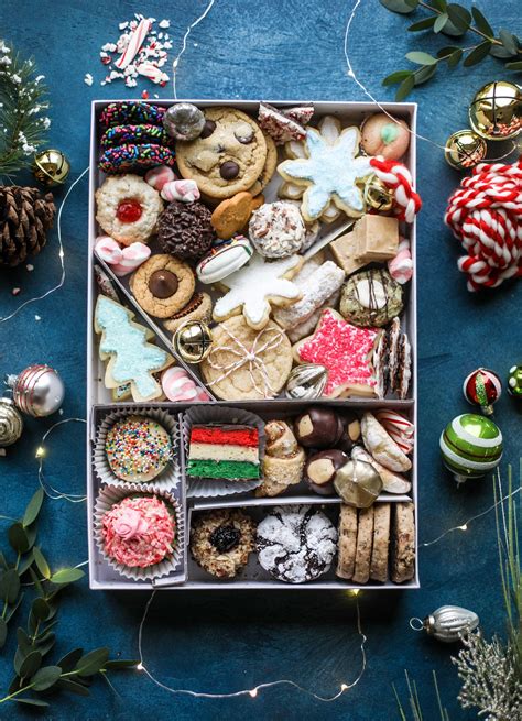 Our christmas assorted cookie trays come with a wide assortment of cookies including, christmas cookies, trees, stars, assorted butter cookies, chocolate chip, pecan, almond, brownie chunk, snicker doodle, peanut. 2018 Best Cookies to Bake - My 2018 Holiday Baking List