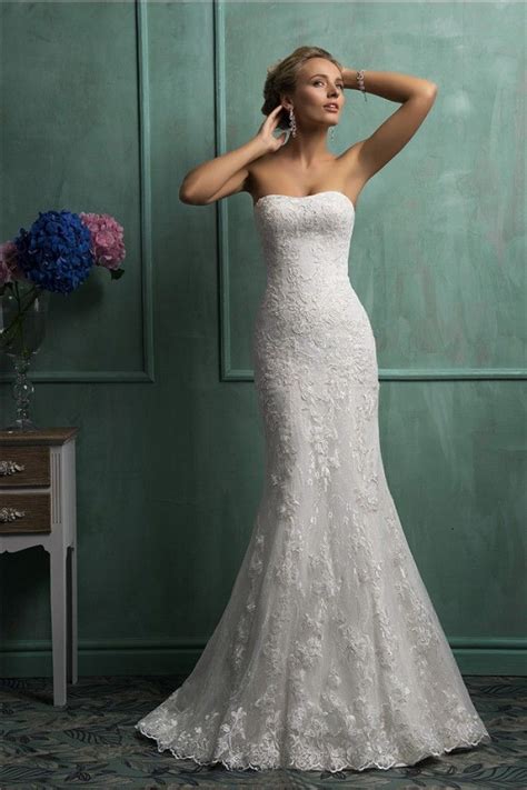 Thinking about wearing a corset under your wedding dress? I want it!! Cute Mermaid Strapless Corset Vintage Lace ...