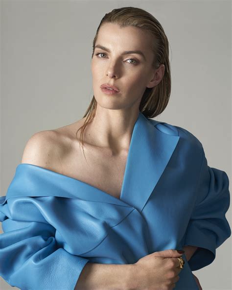 Betty Gilpin Sexy By Erik Lee Snyder In V Magazine Photos The