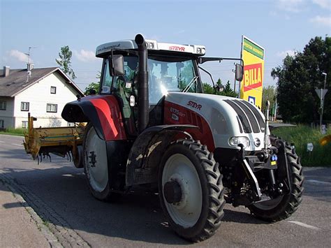 Fehler in verwendungsbeispielen zu „tollpatschig. STEYR_6175CVT wirkt mit den schmalen Reifen etwas ...