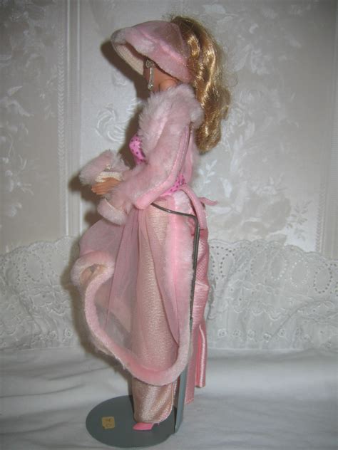 Modern (c)1966 Model Mattel Barbie Doll 11 1/2in. Collectible Doll Item