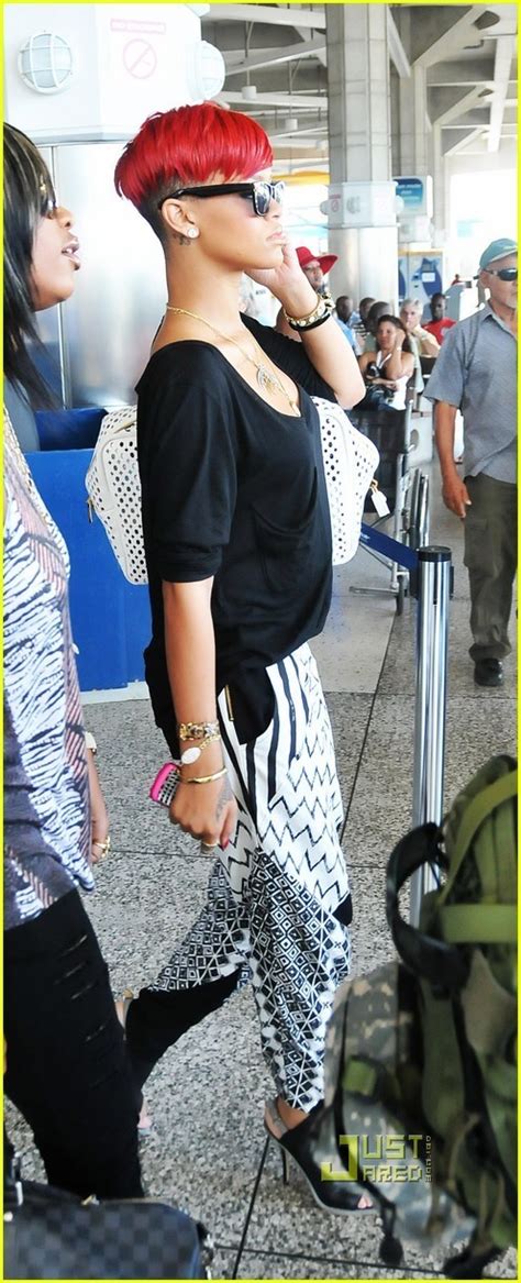 Rihanna At Barbados Airport 16 06 2010 Rihanna Photo 13052240 Fanpop