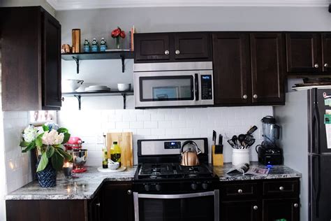 Keeping Your Kitchen Counter Clean 7 Tips On Styling Your Kitchen Kitchen Counter Kitchen