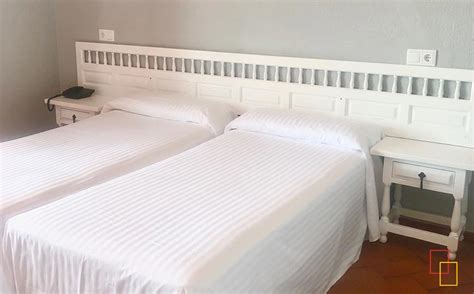 El alcázar de toro se halla a tan solo 200 metros y se puede llegar a la iglesia de san juan. Hotel Juan II, un hotel con encanto en Toro, Zamora ...
