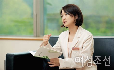 최창용 kdi 국제정책대학원 교수 비대면·원격·첨단 국방으로 미래전 대비해야. 삼성서울병원 신경과 김희진 교수 "완치법 없는 알츠하이머 ...