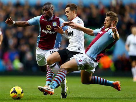 Aston Villa 0 Manchester United 3: Aston Villa players 'queued up to