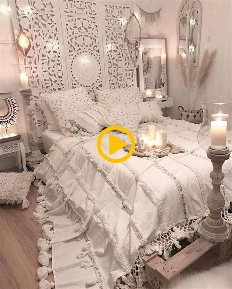 I love the traditional look of this light in this bohemian glam bedroom look. schlafzimmer.top | Bohemian style bedrooms, Glam bedroom ...