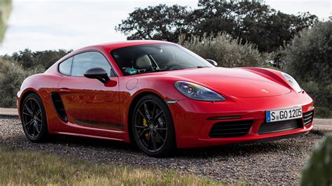 2019 Porsche 718 Cayman T Photos