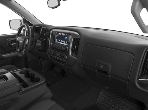 2017 Chevrolet Silverado 1500 Crew Cab Pickup - Standard Bed in Silver