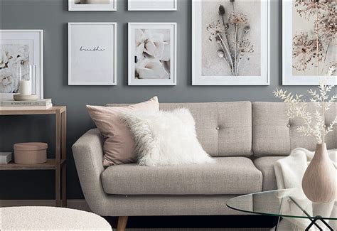Original Ideas For Decorating The Wall Behind The Sofa