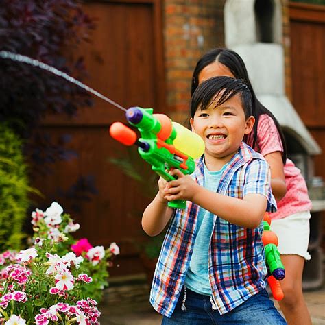 Social distancing games for adults at work. 10 Outdoor Games That Can Be Played While Social Distancing