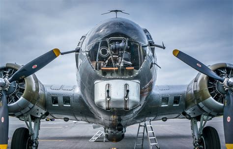 Gray And Black Aircraft Military Vehicle Aircraft Boeing B 17