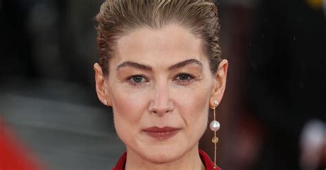 I Care A Lot Rosamund Pike Drama On When And Where In The Uk