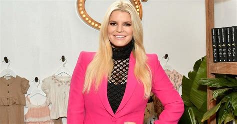 Jessica Simpson Shows Off Her Insanely Toned Legs In A Pair Of Combat Boots