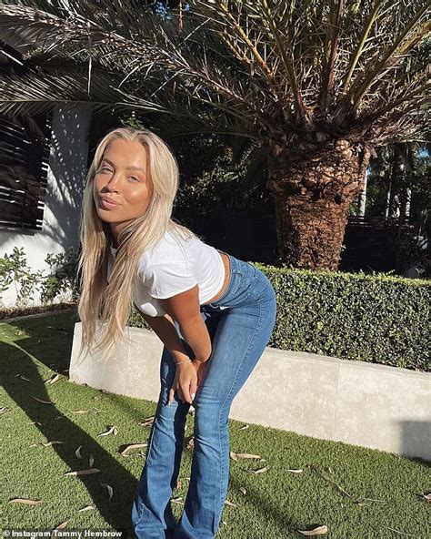 Tammy Hembrow Shows Off The Very Pert Derrière That Made Her Famous In Tight Jeans Daily Mail