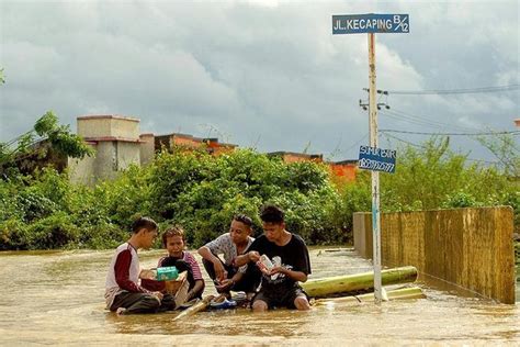 Death Toll From Indonesian Floods Landslides Climbs To 59 Anews