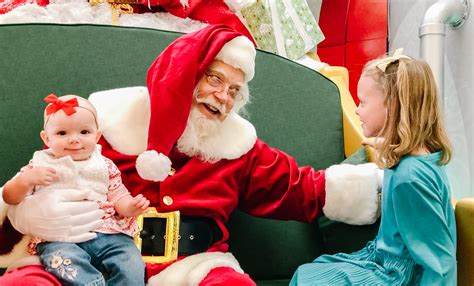 How To Get Great Pictures With Santa At The Mall Snap Happy Mom