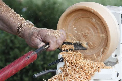 The Basics Of Wooden Bowl Turning On A Wood Lathe