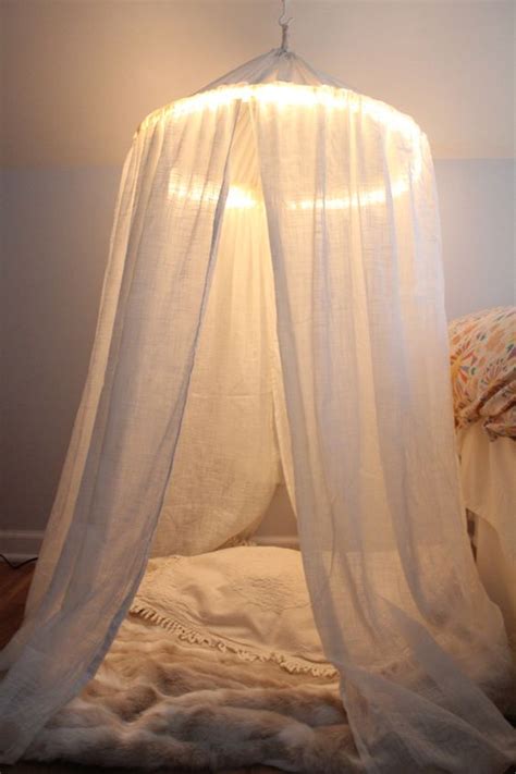 This sections off your bed without sacrificing space. DIY Hula Hoop Crafts That You Are Going To Love | Do it ...