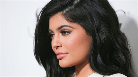 Kylie Jenner Debuts New Bangs Hairstyle Stylecaster