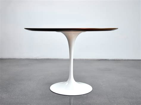 The saarinen tulip seating collection consists of an armchair and an armless chair, with swivel or fixed base. SELECT MODERN: Eero Saarinen for Knoll Tulip Dining Set ...
