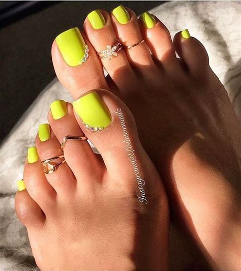 Green Neon Summer Toe Nails Pretty Toe Nails Neon Toe Nails