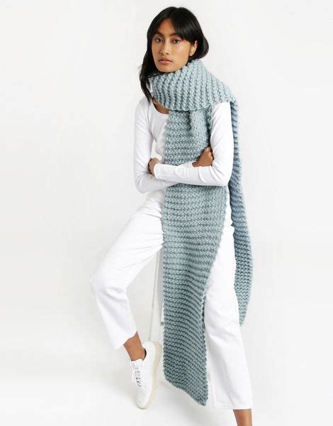 foxy roxy scarf in 2021 super chunky knit fashion chunky knit scarves