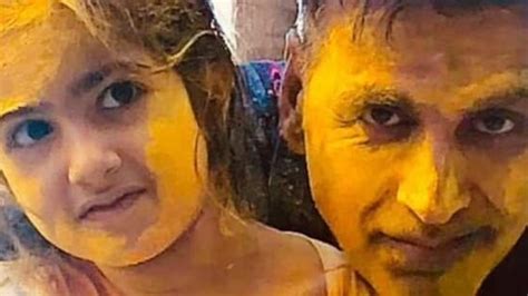 Holi 2021 Akshay Kumar And Daughter Nitara Are Smeared With Colour