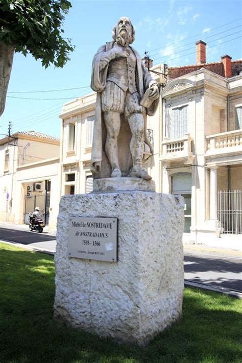 Nostradamus Salon De Provence Le Blog De Francoeur Statues Provence Statue