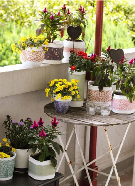 Full sun plants that do not grow large such as petunias and pansies are ideal for a window box on the south side of your home. Top 10 Original DIY Flower Pots