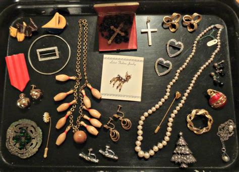 Lot Lot Of Vintage Jewelry