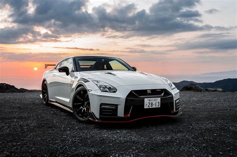 2560x1700 Nissan Gt R Nismo Chromebook Pixel Hd 4k Wallpapers Images