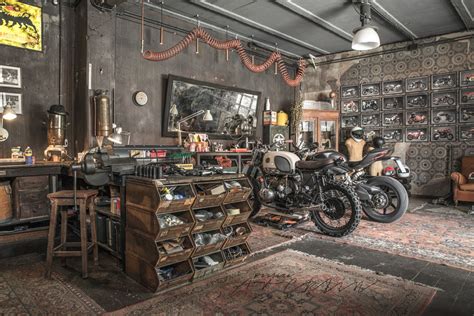 MOTORBIKES ON THE LIVING ROOM OR LIKE LIVING ROOM ON THE GARAGE