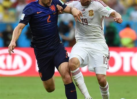 Aston Villa S Concrete Ron Vlaar Holds Dutch Defence Together Against Spanish Inquisition