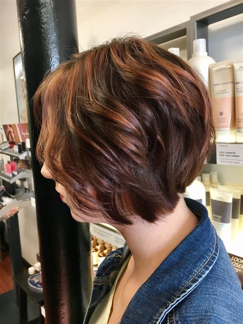 Stacked bob with copper-auburn highlights! | Auburn highlights, Hair help, Hair highlights