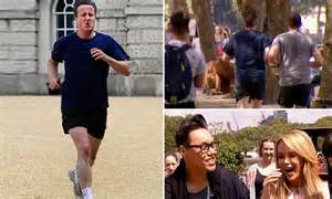 David Cameron Photobombed This Morning Hosts While Jogging Daily Mail