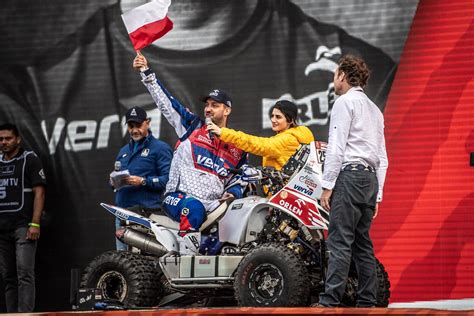 Chuichi skomentował zieja (biograficzny, dramat, 2020) film polski. Ruszył Dakar 2020. Ceremonia otwarcia: Sonik, Przygoński i ...