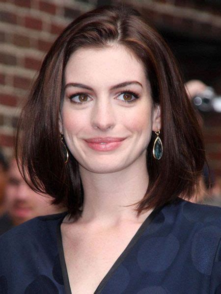 Anne Hathaway Shoulder Length Hair With Images Haircuts For Long