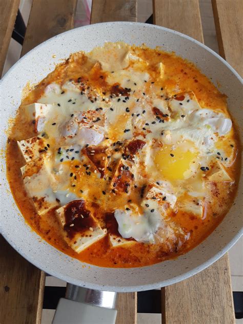 Kimchi Eggs Tofu And Hot Sauce Shakshuka Rketofood